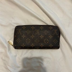 louis vuitton wallet with dust bag